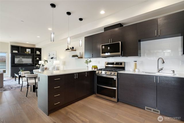 28008 8th Lane S, Des Moines, WA 98198