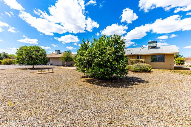 10803 W CAMELOT Circle, Sun City, AZ 85351