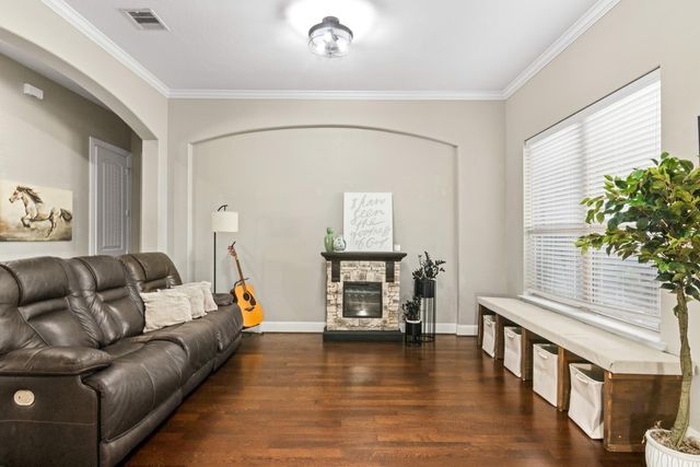 311 W Bend Drive, League City, TX 77573