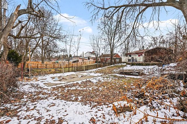 258 Voorheis Street, Pontiac, MI 48341