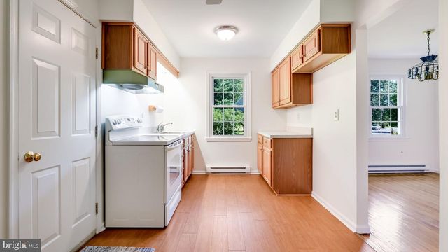 21 BELMONT SQ, Doylestown, PA 18901