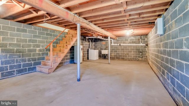 21 BELMONT SQ, Doylestown, PA 18901
