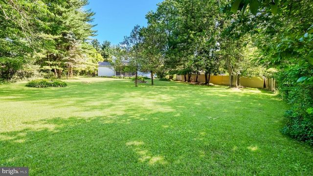 21 BELMONT SQ, Doylestown, PA 18901