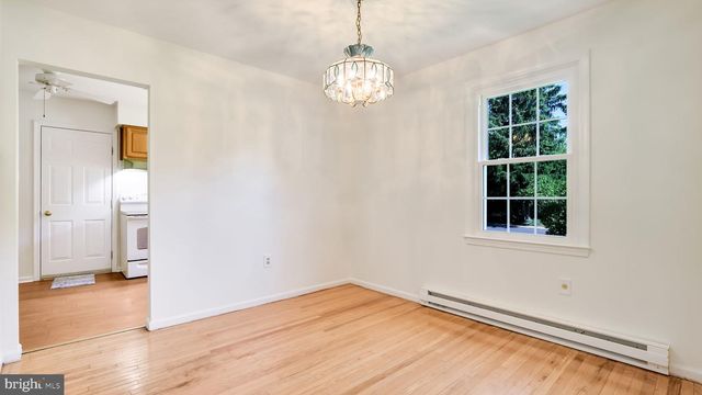 21 BELMONT SQ, Doylestown, PA 18901
