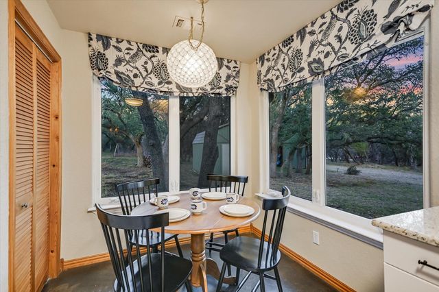 200 WINDMILL OAKS DR, Wimberley, TX 78676