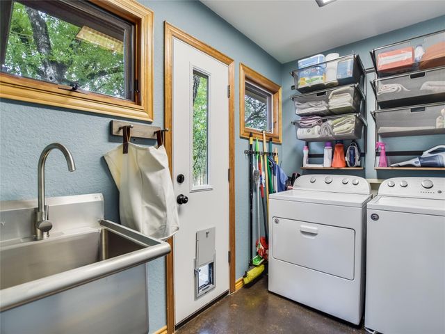 200 WINDMILL OAKS DR, Wimberley, TX 78676