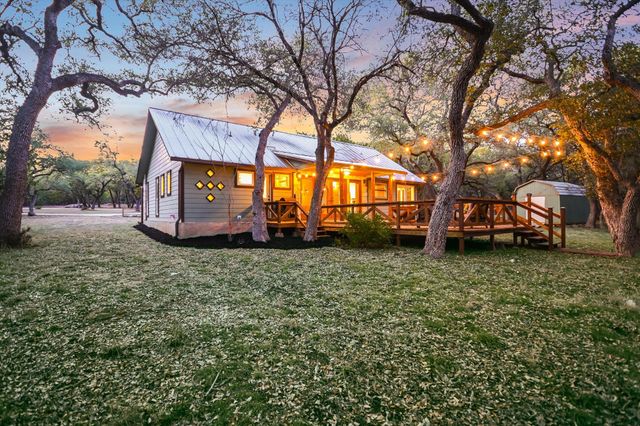 200 WINDMILL OAKS DR, Wimberley, TX 78676