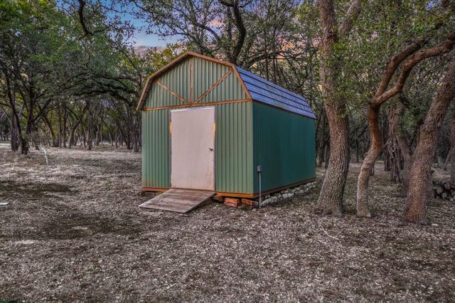 200 WINDMILL OAKS DR, Wimberley, TX 78676