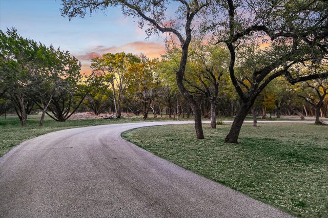 200 WINDMILL OAKS DR, Wimberley, TX 78676