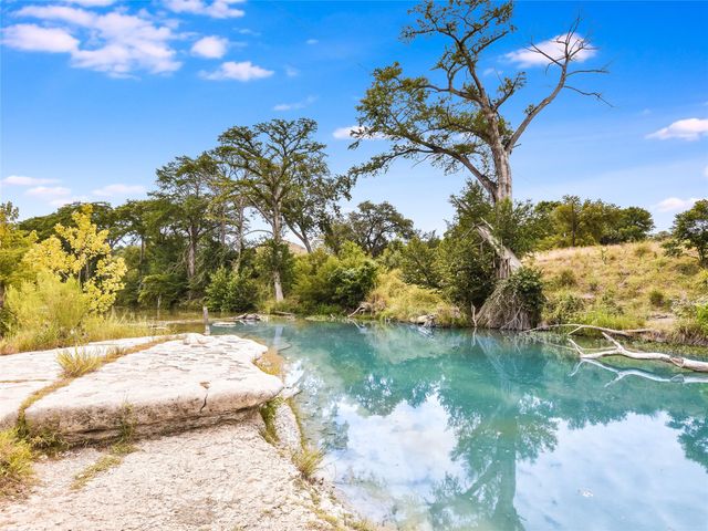200 WINDMILL OAKS DR, Wimberley, TX 78676