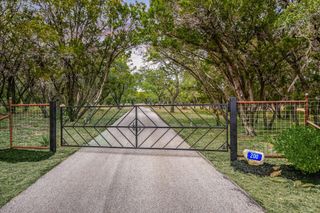 200 WINDMILL OAKS DR, Wimberley, TX 78676