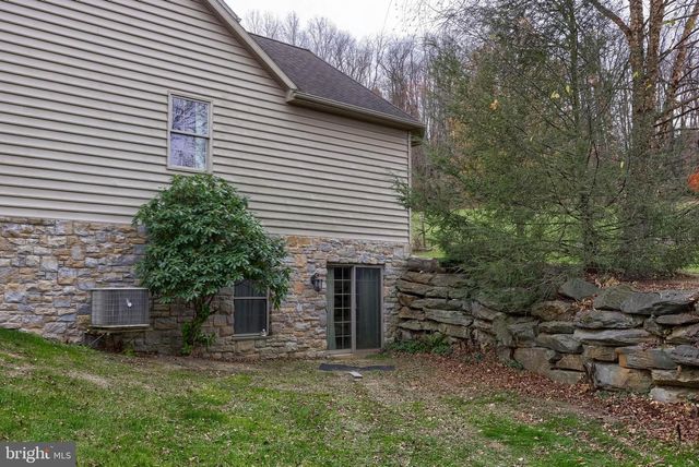 530 BAIRS MILL RD, Wrightsville, PA 17368