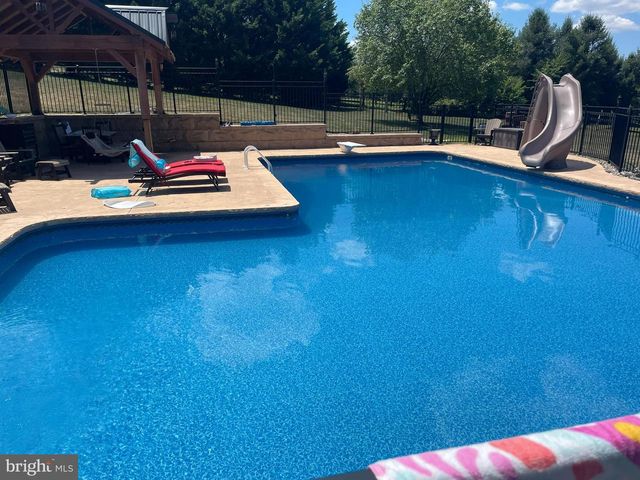 530 BAIRS MILL RD, Wrightsville, PA 17368