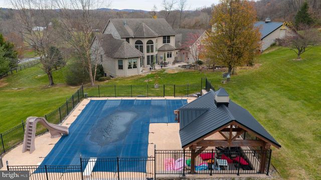 530 BAIRS MILL RD, Wrightsville, PA 17368