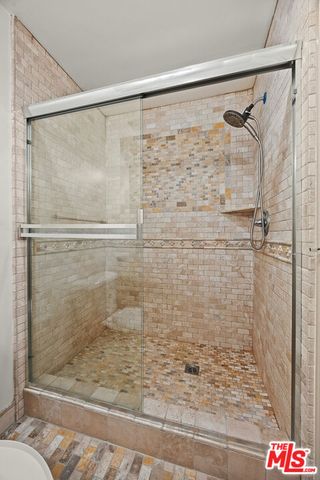 272 N Chester Avenue 101, Pasadena, CA 91106