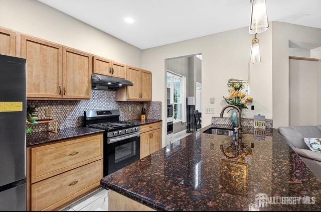64 Ashford Drive, Plainsboro, NJ 08536