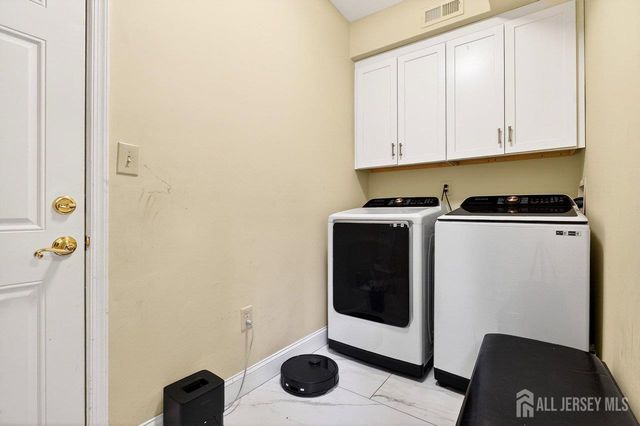 64 Ashford Drive, Plainsboro, NJ 08536