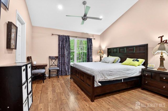 64 Ashford Drive, Plainsboro, NJ 08536