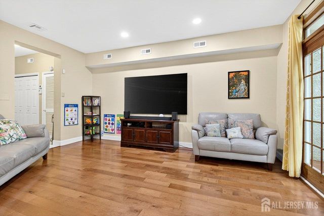 64 Ashford Drive, Plainsboro, NJ 08536
