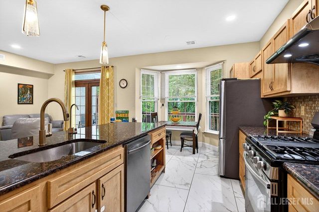 64 Ashford Drive, Plainsboro, NJ 08536