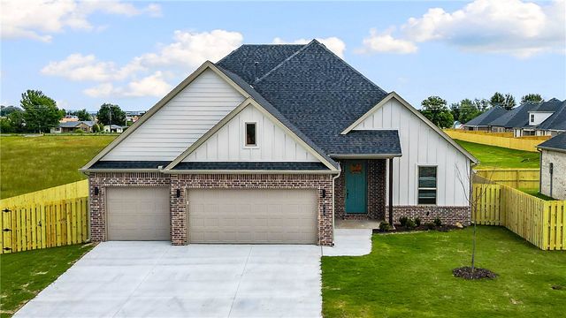 732 Jenison Road, Tontitown, AR 72762
