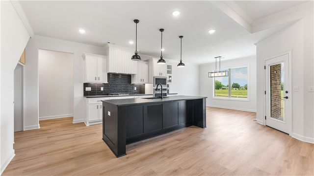 732 Jenison Road, Tontitown, AR 72762
