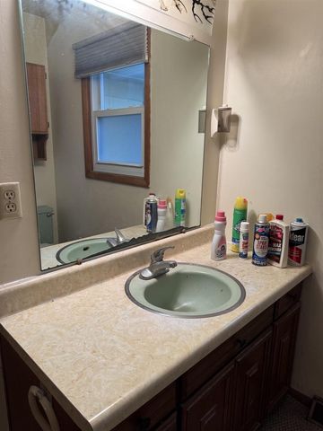 2411 E West Hart Road, Beloit, WI 53511