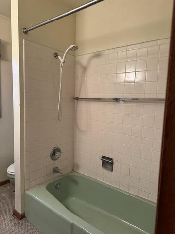 2411 E West Hart Road, Beloit, WI 53511