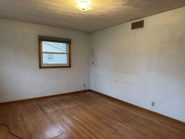 2411 E West Hart Road, Beloit, WI 53511