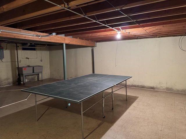 2411 E West Hart Road, Beloit, WI 53511