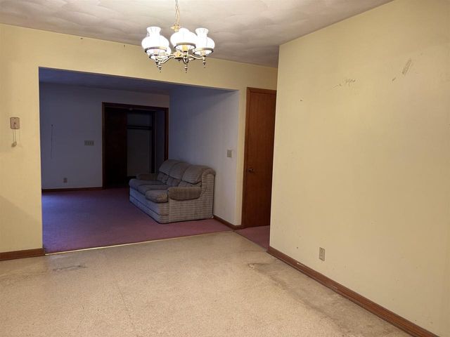 2411 E West Hart Road, Beloit, WI 53511