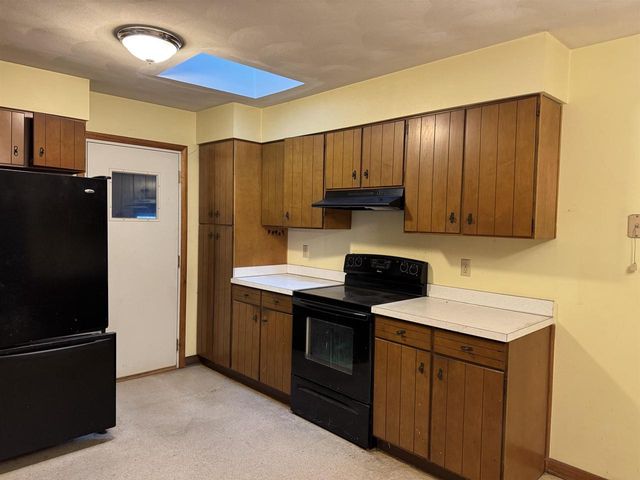 2411 E West Hart Road, Beloit, WI 53511