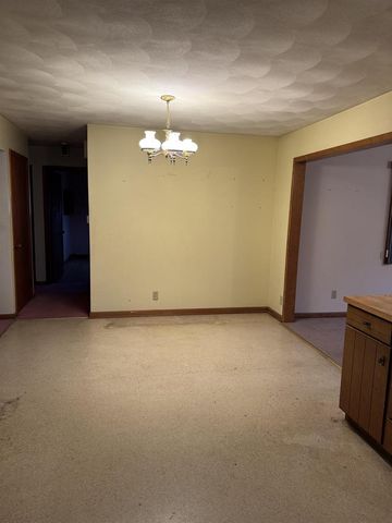 2411 E West Hart Road, Beloit, WI 53511