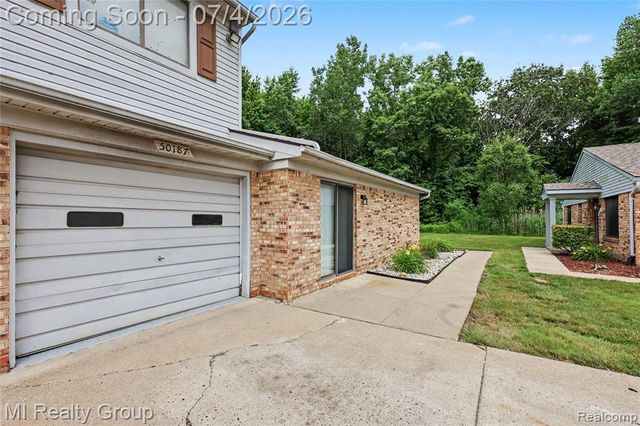 50187 N Jimmy Court, Chesterfield, MI 48047