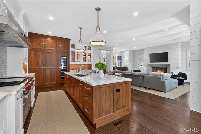 136 N Brentwood Boulevard, Clayton, MO 63105