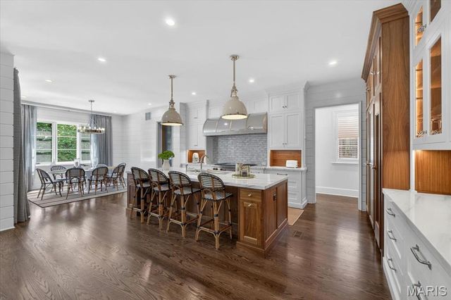 136 N Brentwood Boulevard, Clayton, MO 63105
