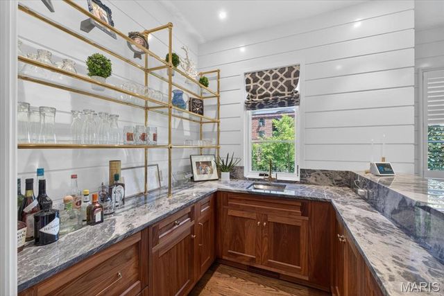 136 N Brentwood Boulevard, Clayton, MO 63105