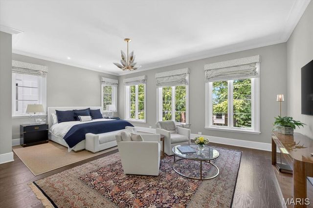 136 N Brentwood Boulevard, Clayton, MO 63105
