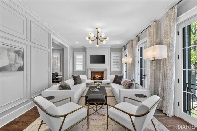 136 N Brentwood Boulevard, Clayton, MO 63105