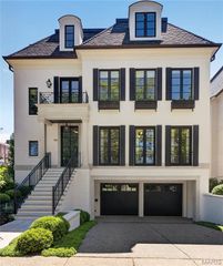136 N Brentwood Boulevard, Clayton, MO 63105