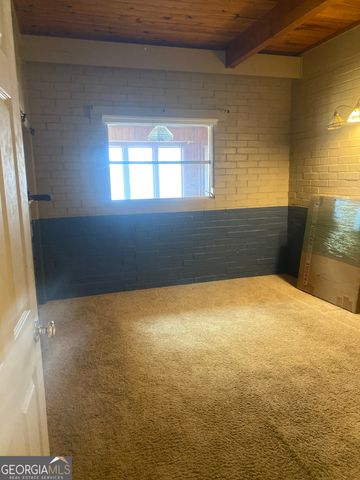 185 E Lakeview Drive NE, Milledgeville, GA 31061
