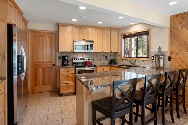 17905 Rhododendron Lane, Sunriver, OR 97707