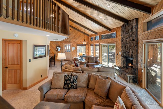 17905 Rhododendron Lane, Sunriver, OR 97707