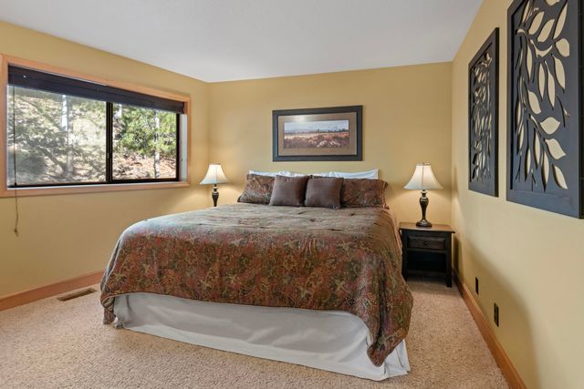 17905 Rhododendron Lane, Sunriver, OR 97707