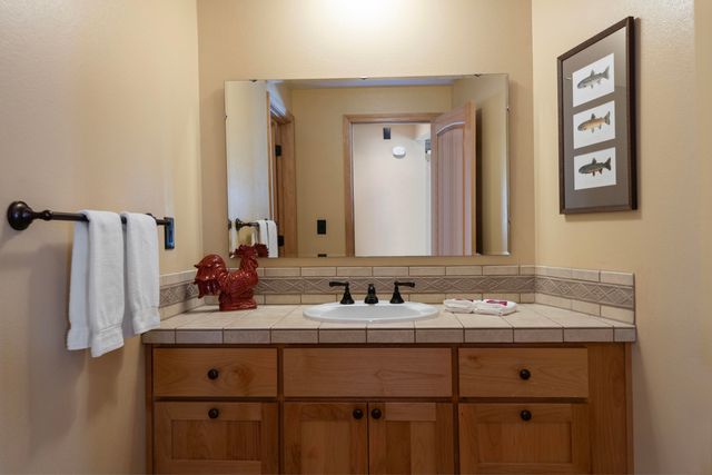 17905 Rhododendron Lane, Sunriver, OR 97707