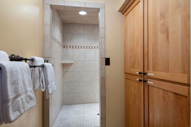 17905 Rhododendron Lane, Sunriver, OR 97707