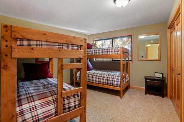 17905 Rhododendron Lane, Sunriver, OR 97707