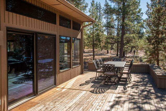 17905 Rhododendron Lane, Sunriver, OR 97707