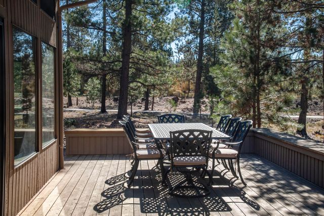 17905 Rhododendron Lane, Sunriver, OR 97707