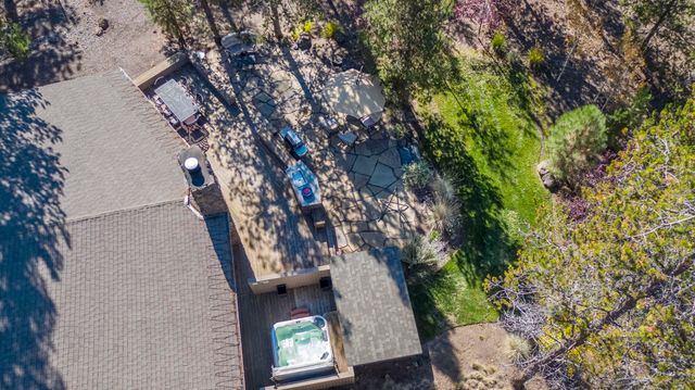 17905 Rhododendron Lane, Sunriver, OR 97707